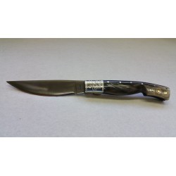 Coltello con manicatura in corno