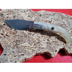 Coltello tipo arburesa con manicatura in montone