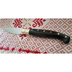 Coltello tipo dorgalese con manicatura animata in ebano