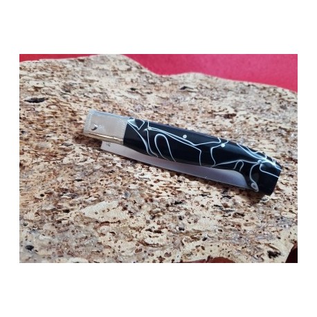 Coltello tipo pattadese con manicatura in kirinite  