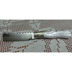 Coltello tipo mozzetta con manicatura in kirinite  Lama  tipo mozzetta 