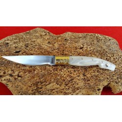 Coltello con manicatura in kirinite  